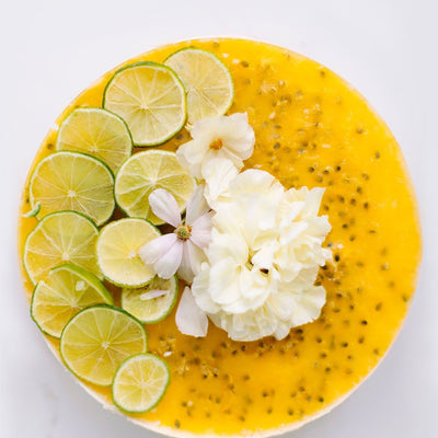 Healthy cheesecake with passionfruit without added sugar.